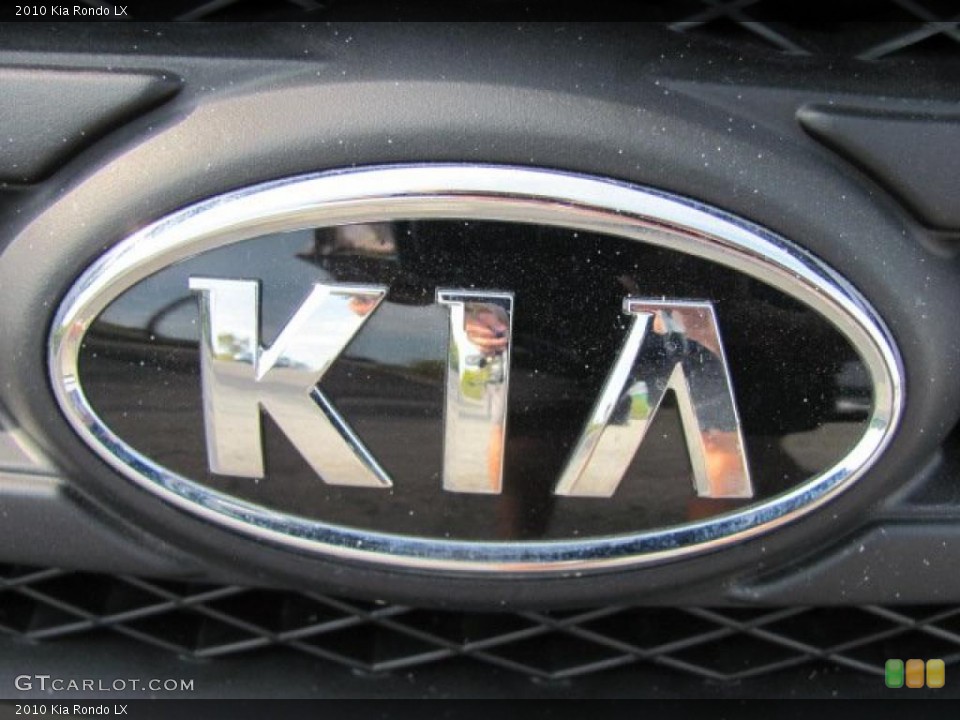 2010 Kia Rondo Badges and Logos