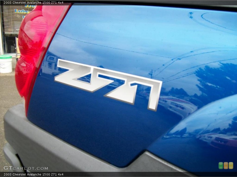2003 Chevrolet Avalanche Custom Badge and Logo Photo #39409693