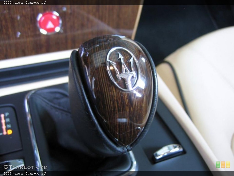 2009 Maserati Quattroporte Custom Badge and Logo Photo #39445814