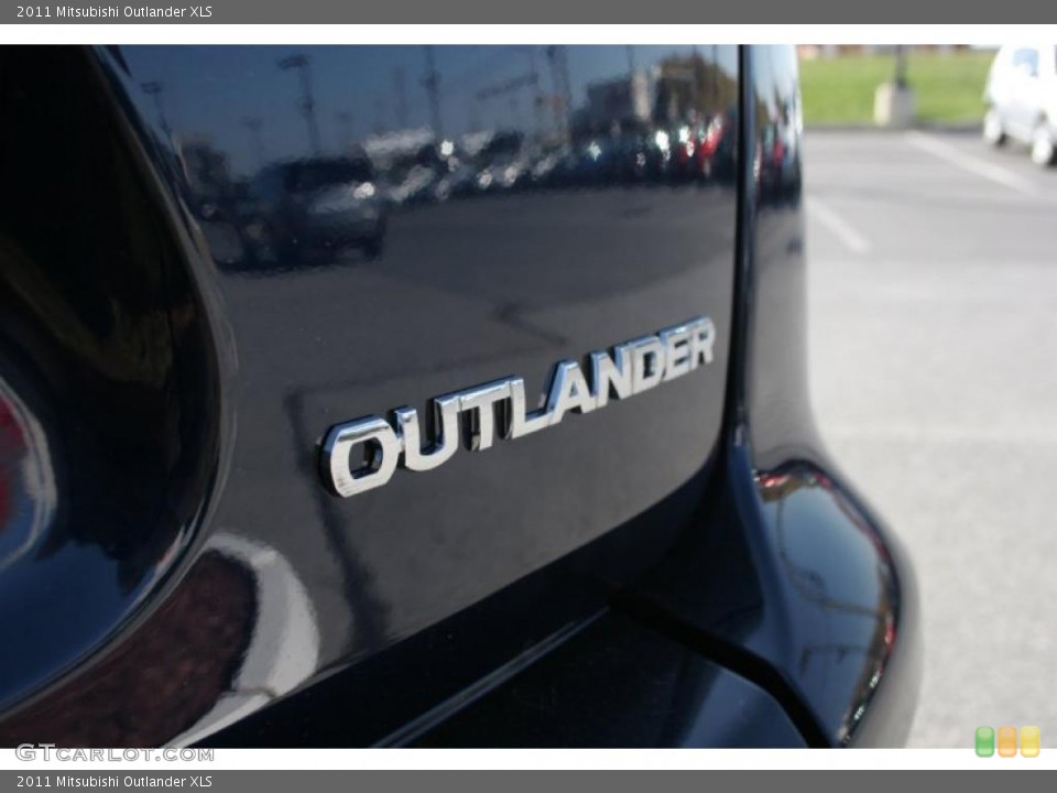 2011 Mitsubishi Outlander Custom Badge and Logo Photo #39492900