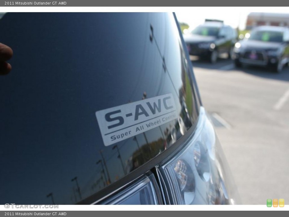 2011 Mitsubishi Outlander Custom Badge and Logo Photo #39494396