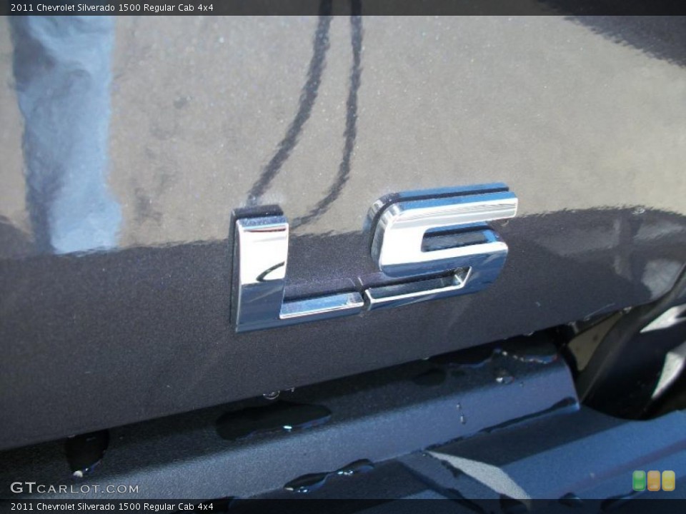 2011 Chevrolet Silverado 1500 Custom Badge and Logo Photo #39712775