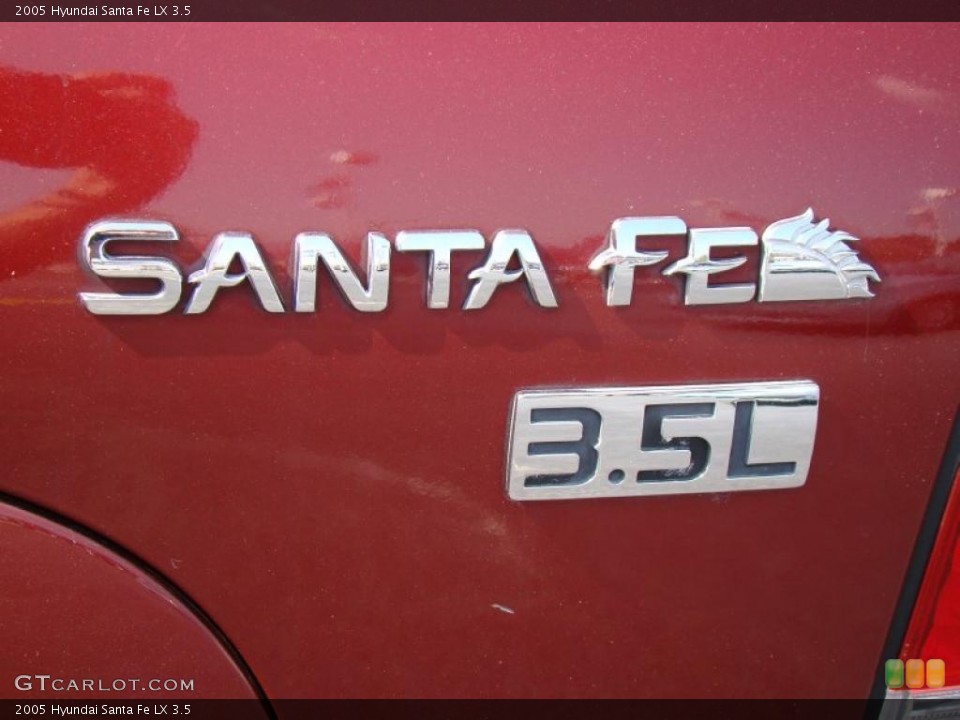 2005 Hyundai Santa Fe Badges and Logos