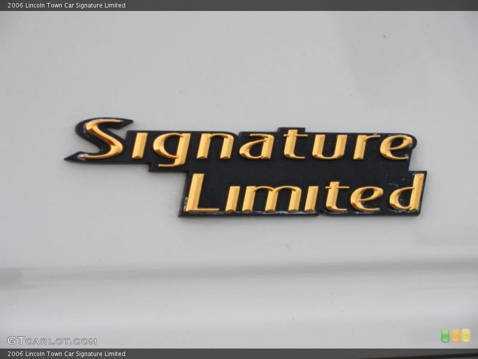 2006 Lincoln Town Car Custom Badge and Logo Photo #40019182