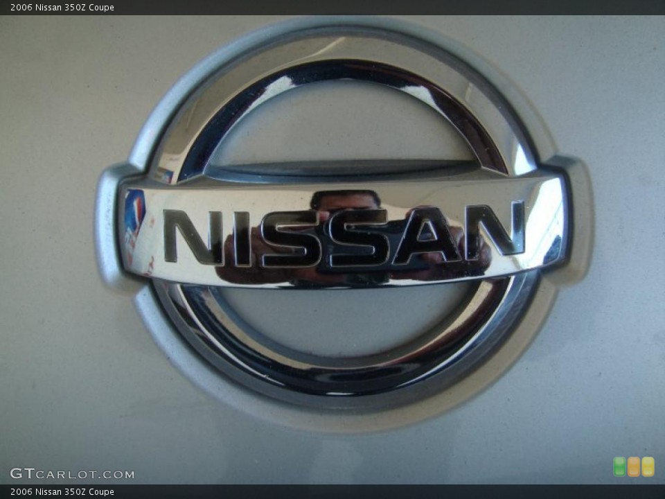 Nissan 350z badges