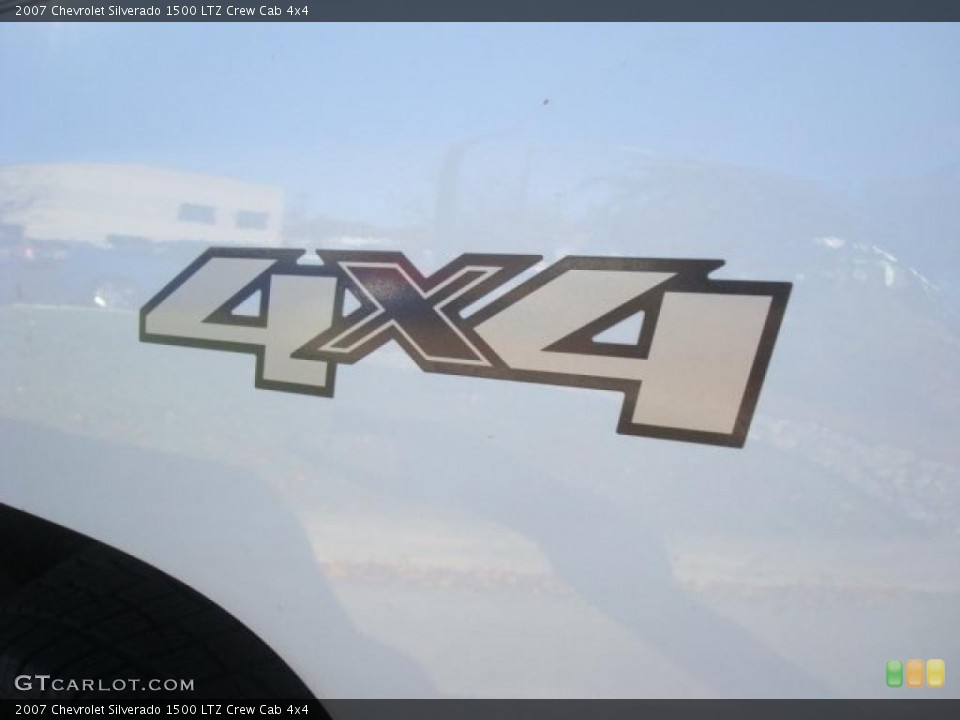 2007 Chevrolet Silverado 1500 Custom Badge and Logo Photo #40201904