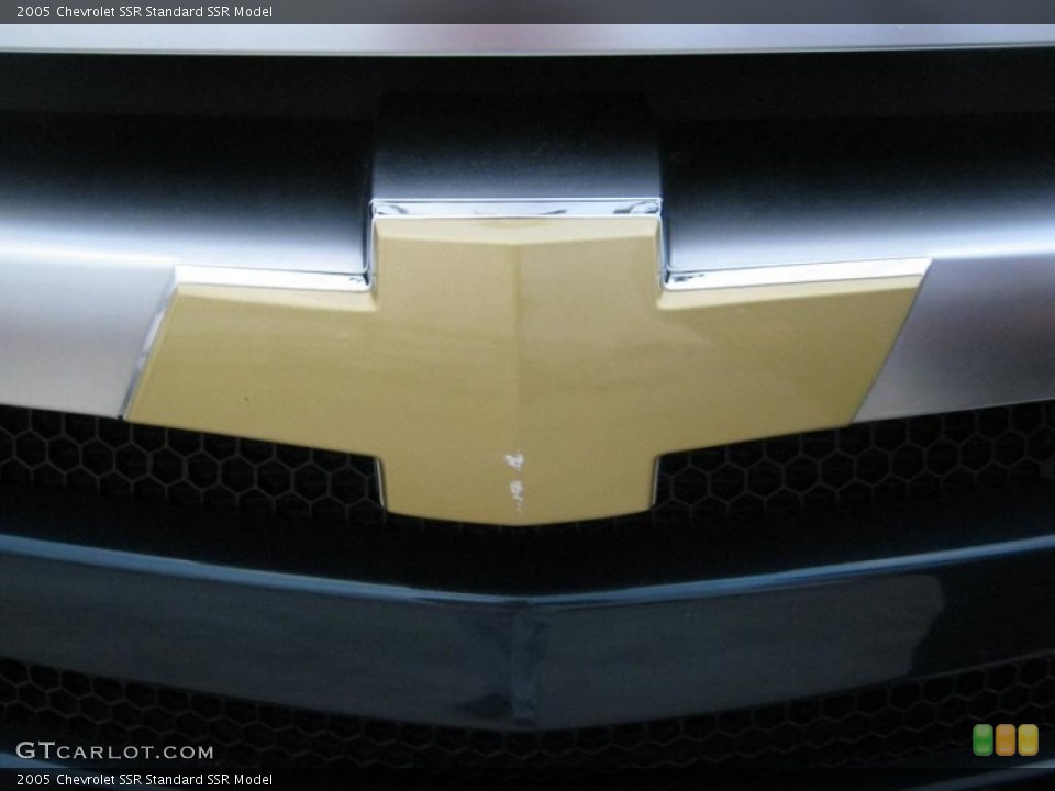 2005 Chevrolet SSR Custom Badge and Logo Photo #40387689