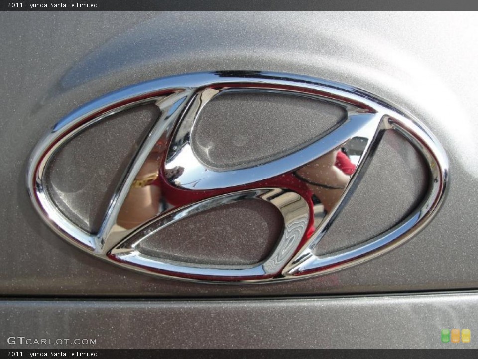 2011 Hyundai Santa Fe Custom Badge and Logo Photo #40399517