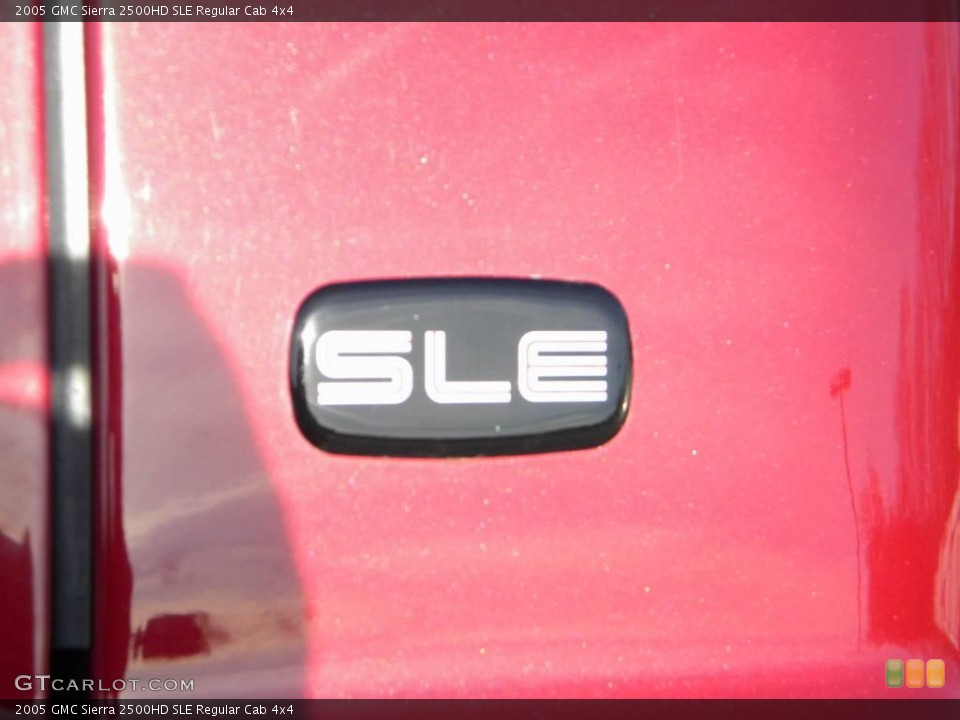 2005 GMC Sierra 2500HD Custom Badge and Logo Photo #40628976