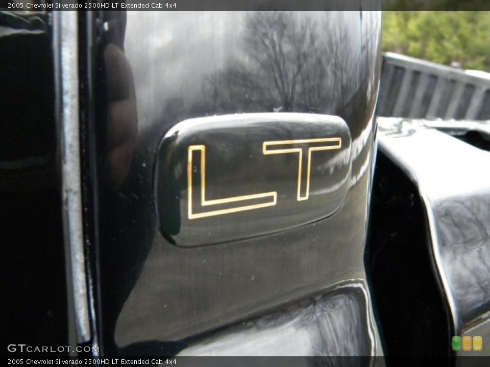 2005 Chevrolet Silverado 2500HD Custom Badge and Logo Photo #40629577