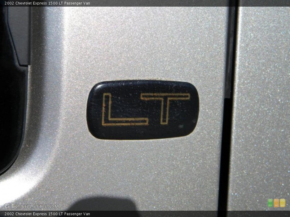 2002 Chevrolet Express Custom Badge and Logo Photo #40644238