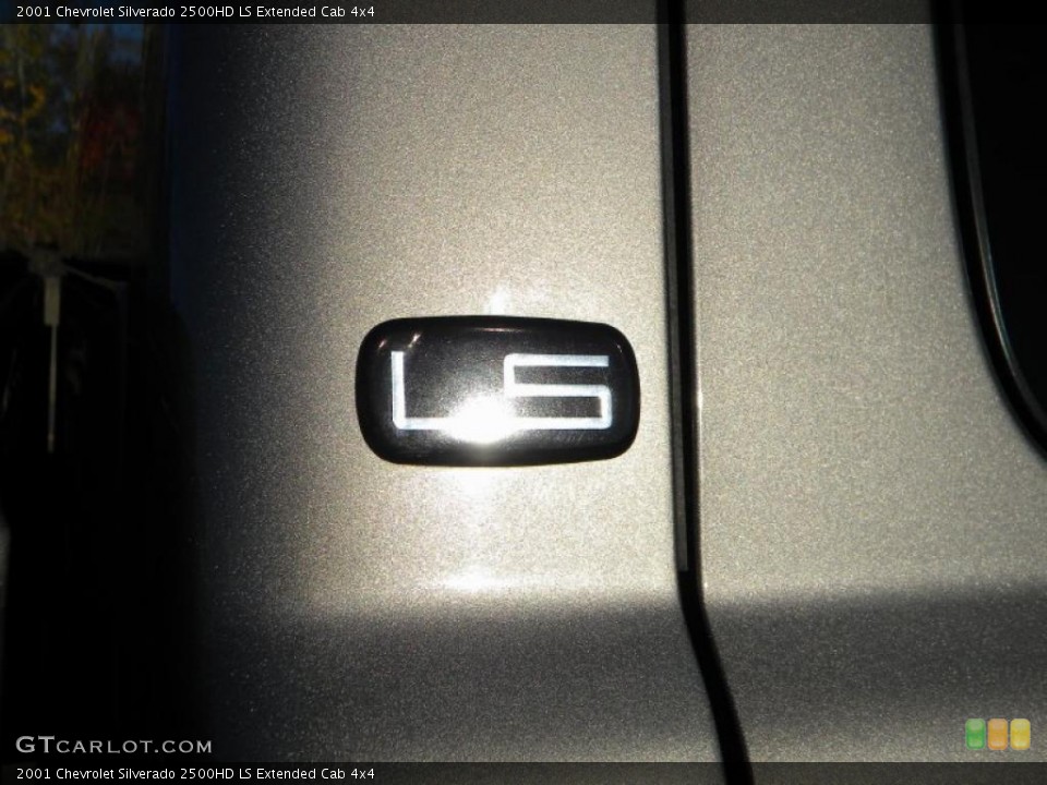 2001 Chevrolet Silverado 2500HD Custom Badge and Logo Photo #40653214