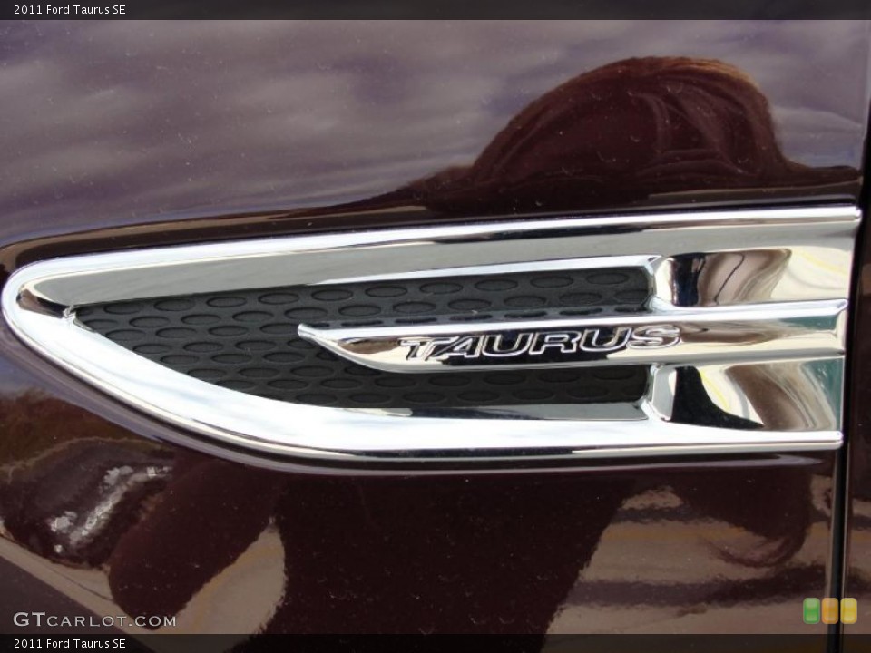 2011 Ford Taurus Custom Badge and Logo Photo #40926418