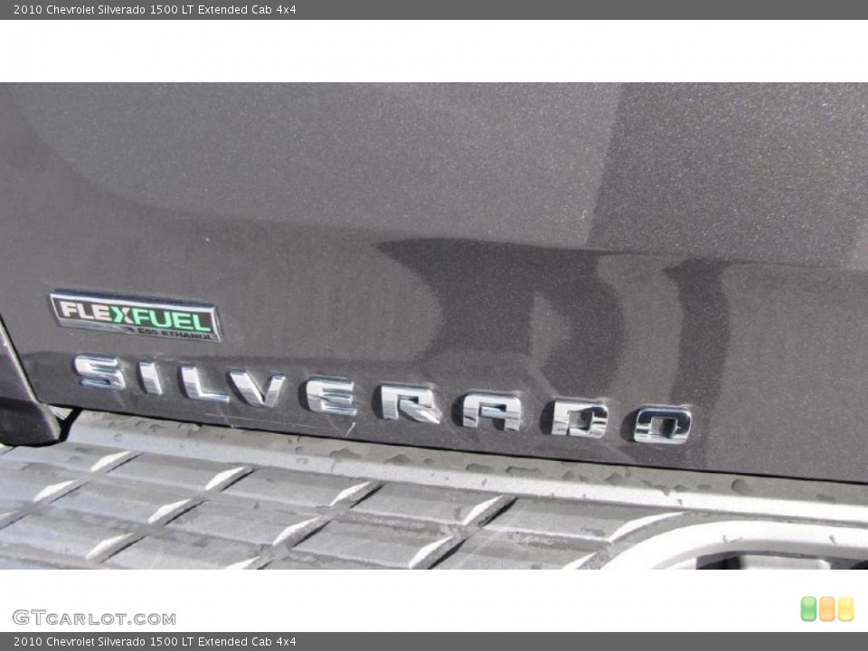 2010 Chevrolet Silverado 1500 Custom Badge and Logo Photo #41010254