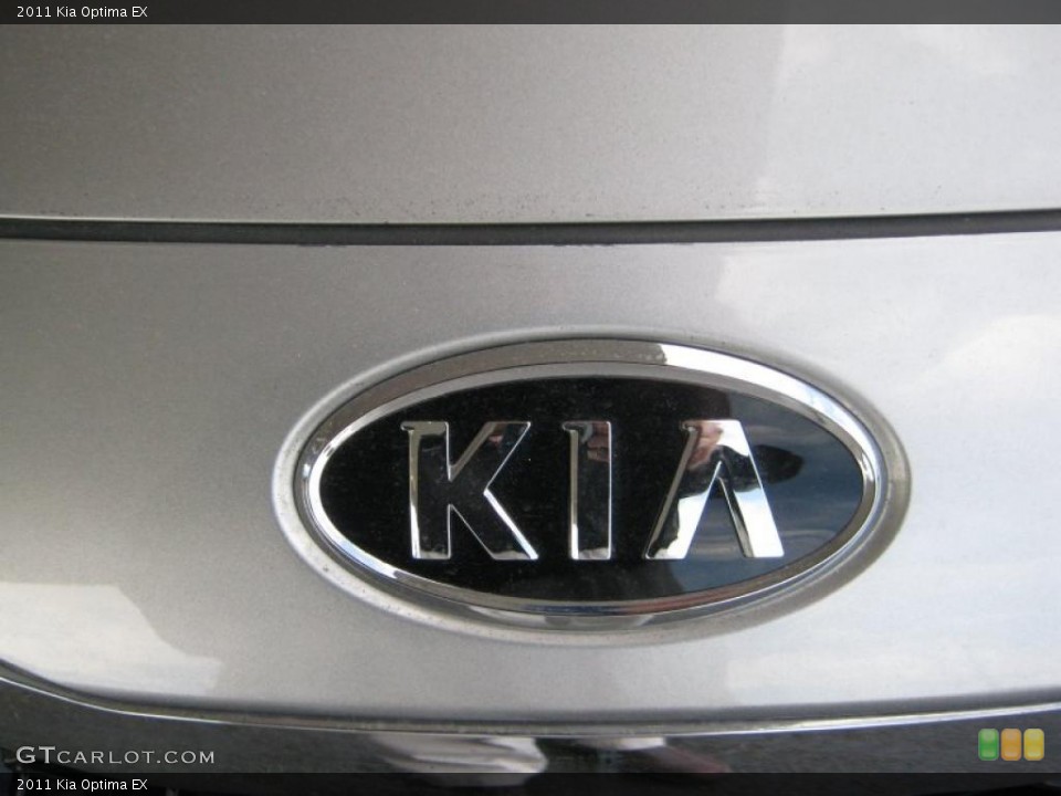2011 Kia Optima Badges and Logos