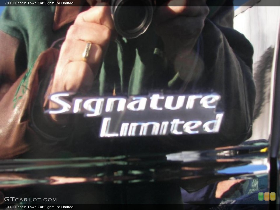 2010 Lincoln Town Car Custom Badge and Logo Photo #41255589