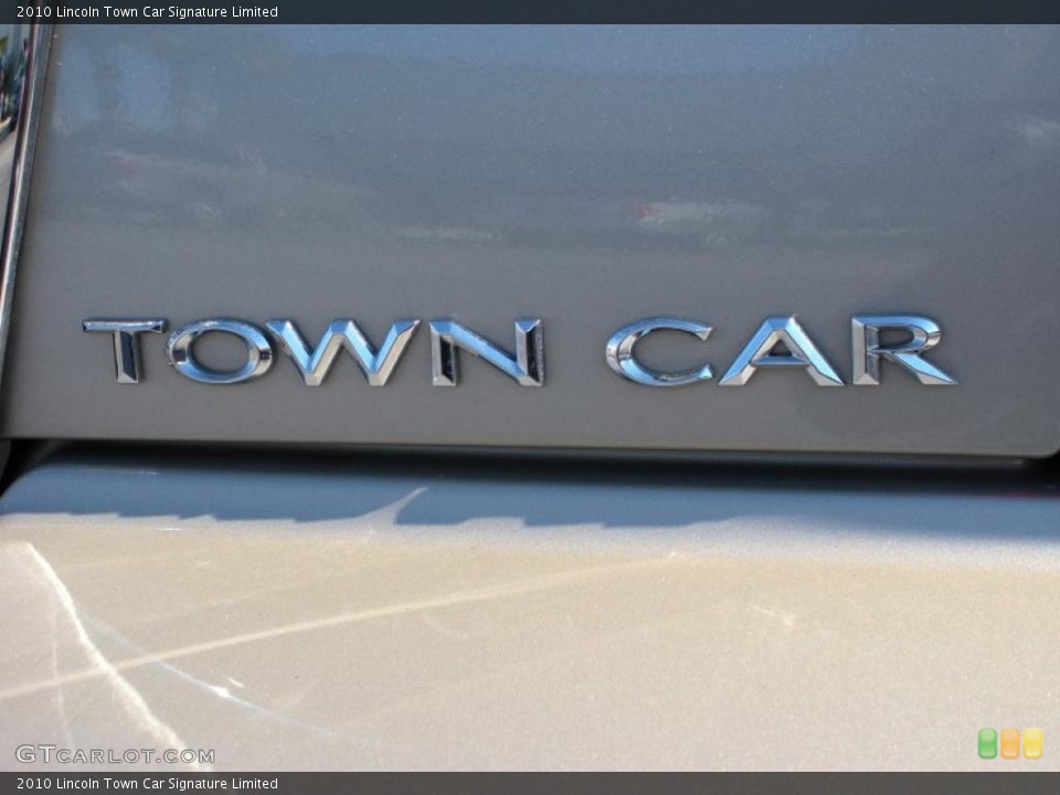 2010 Lincoln Town Car Custom Badge and Logo Photo #41307103