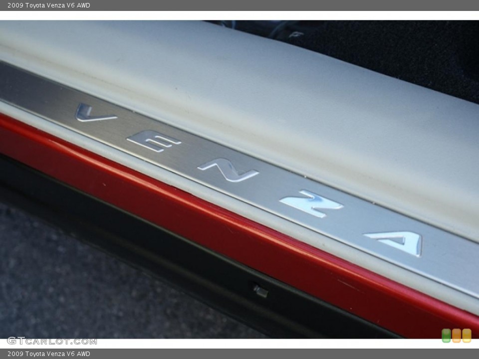 2009 Toyota Venza Badges and Logos