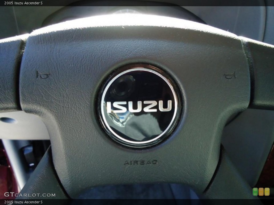 2005 Isuzu Ascender Badges and Logos