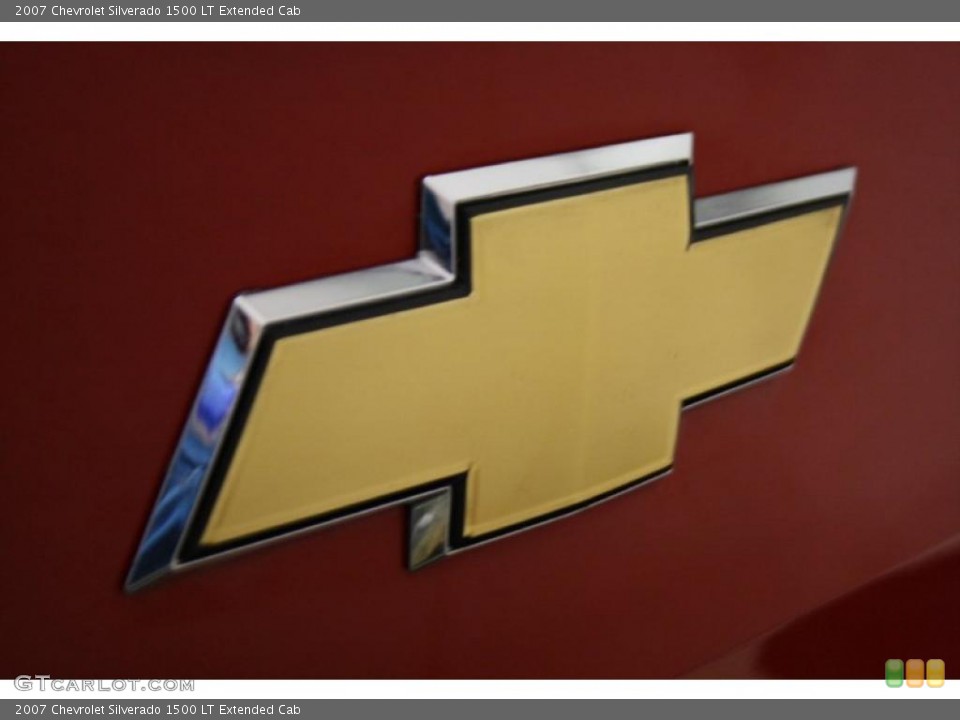 2007 Chevrolet Silverado 1500 Custom Badge and Logo Photo #41671348