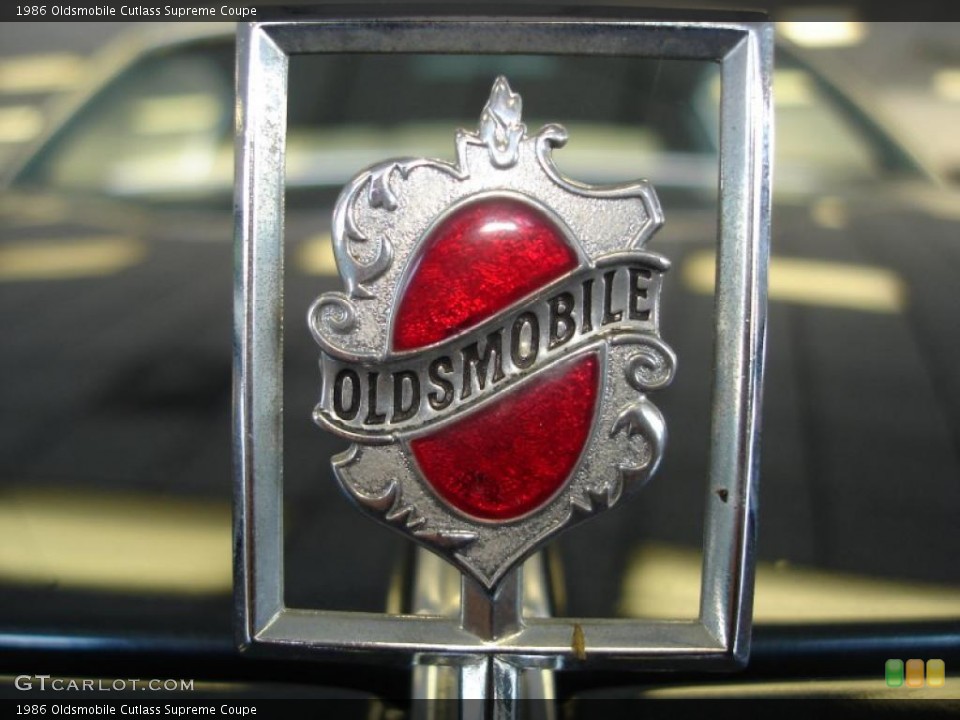 1986 Oldsmobile Cutlass Supreme Badges and Logos