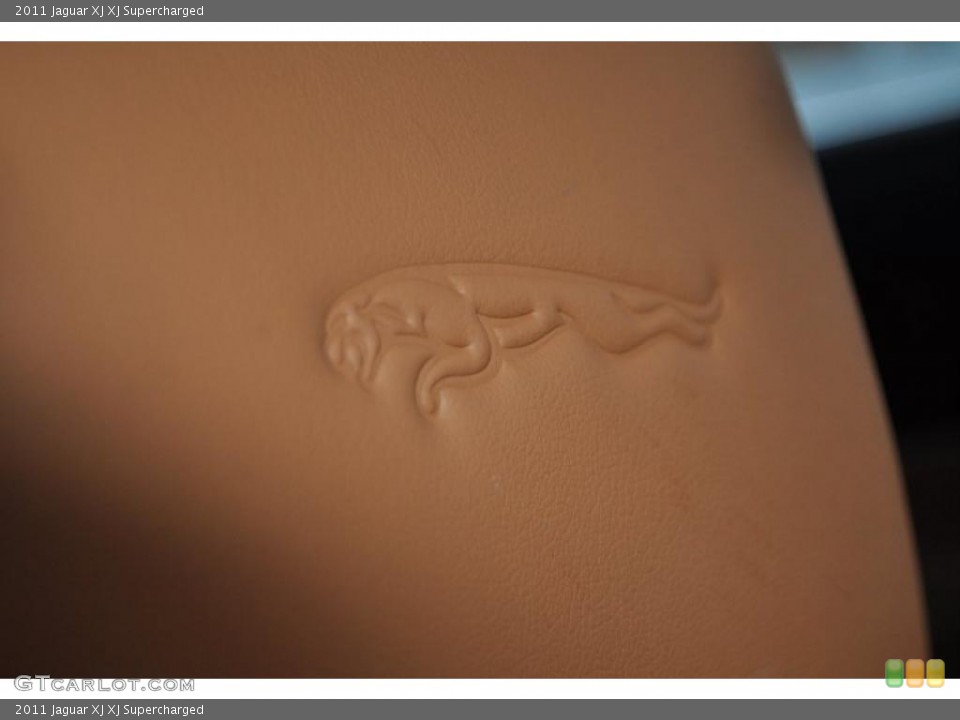 2011 Jaguar XJ Custom Badge and Logo Photo #41769313