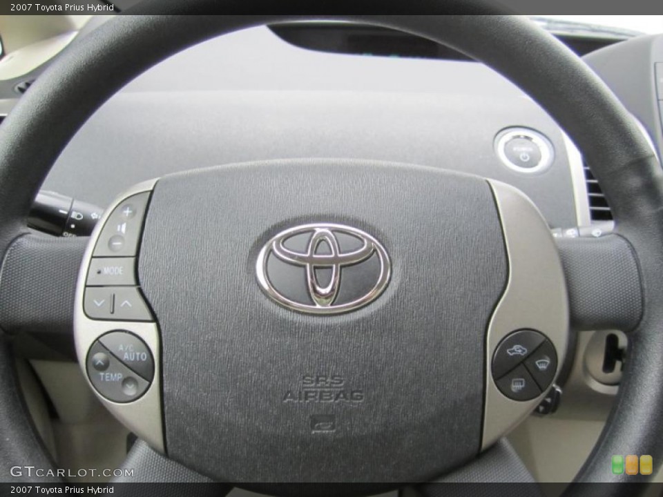 2007 Toyota Prius Badges and Logos