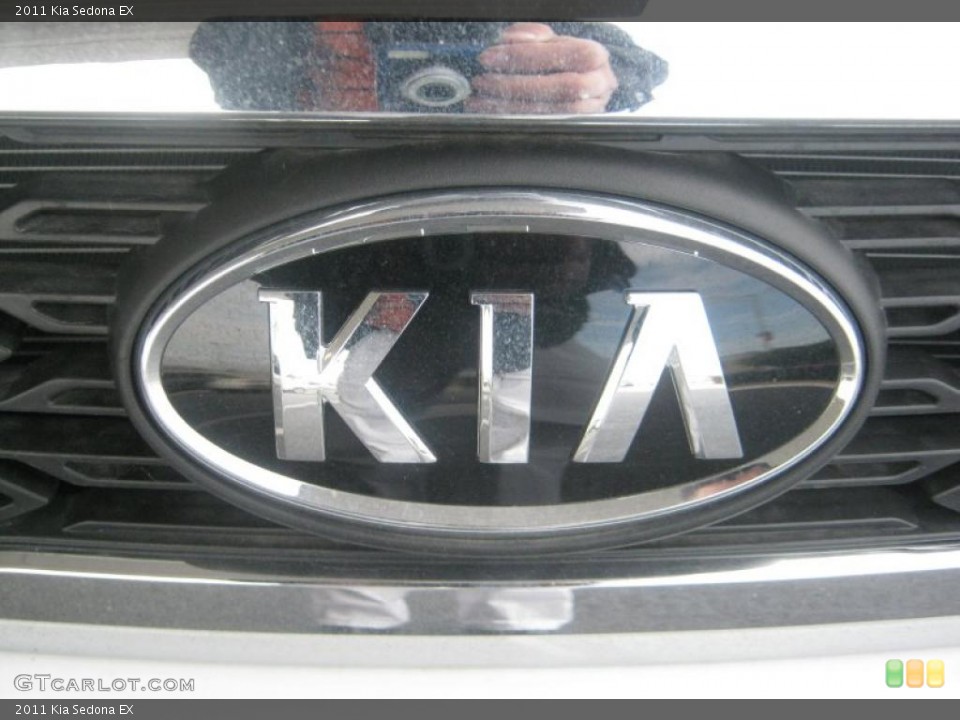 2011 Kia Sedona Custom Badge and Logo Photo #42393601