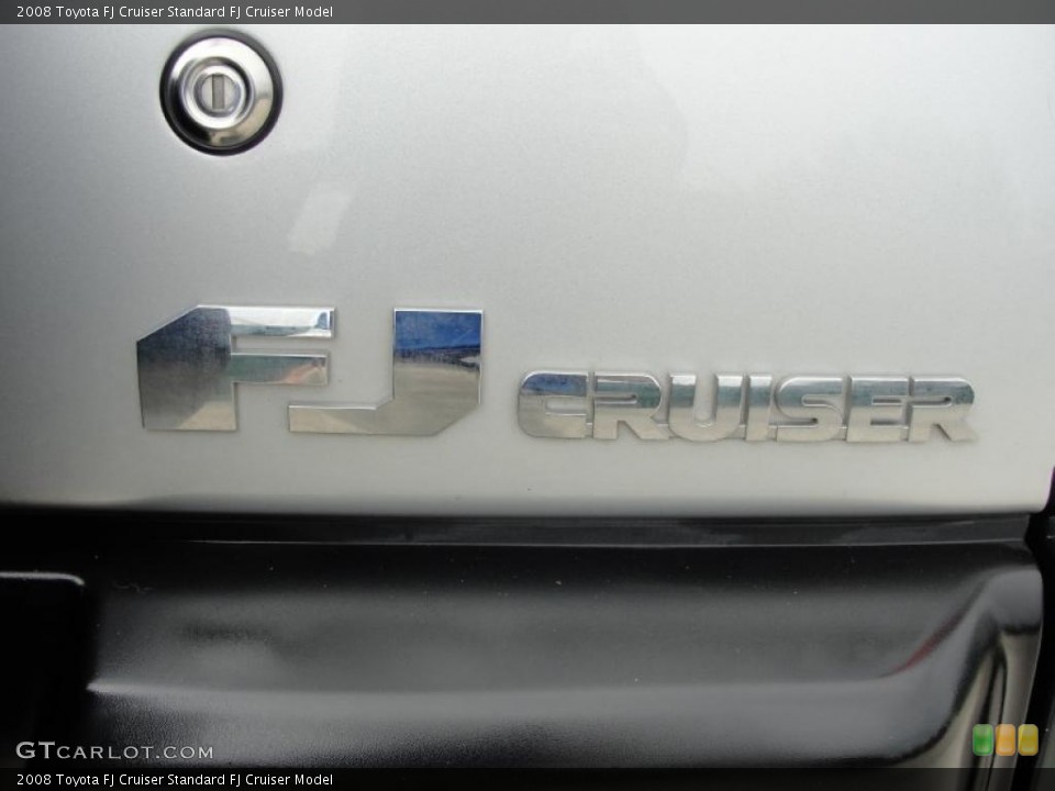 2008 Toyota FJ Cruiser Badges and Logos