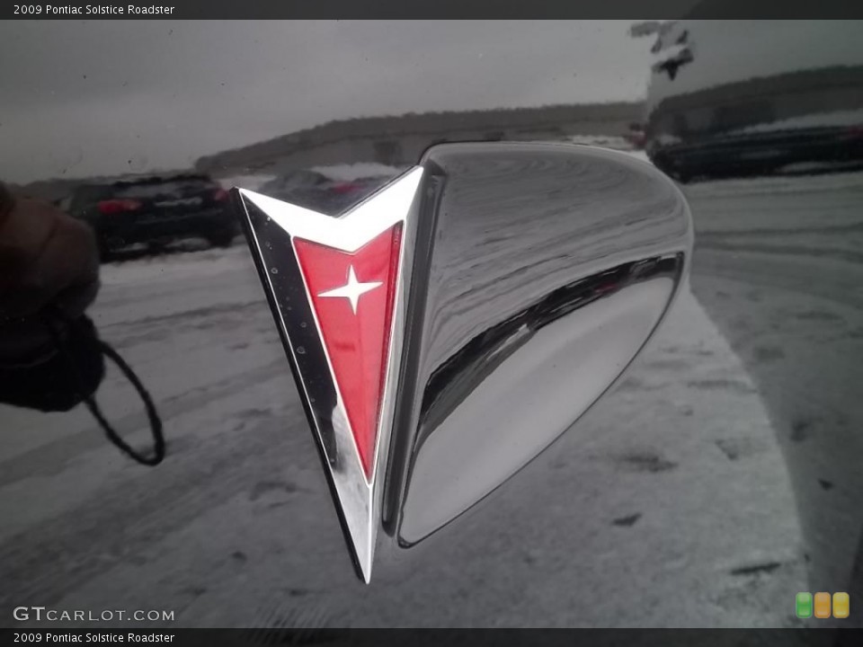 2009 Pontiac Solstice Custom Badge and Logo Photo #43989144