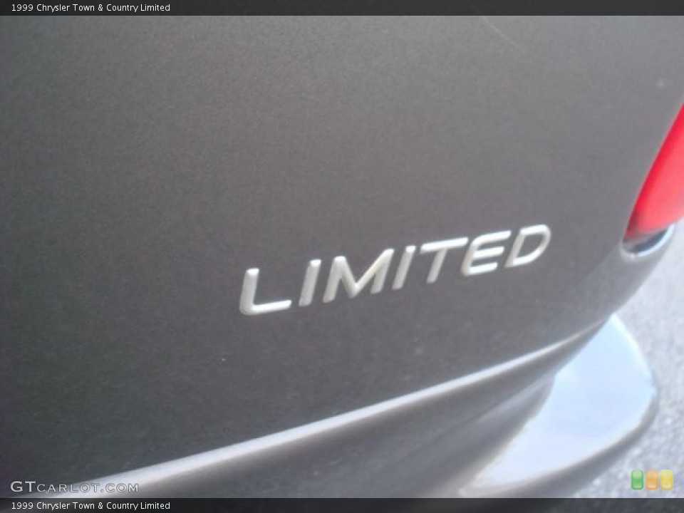 1999 Chrysler Town & Country Badges and Logos
