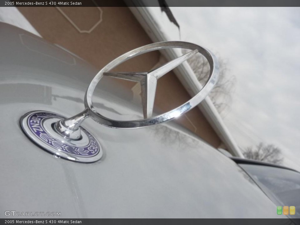 2005 Mercedes-Benz S Badges and Logos