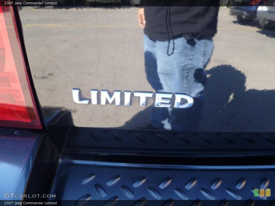 2007 Jeep Commander Badges and Logos
