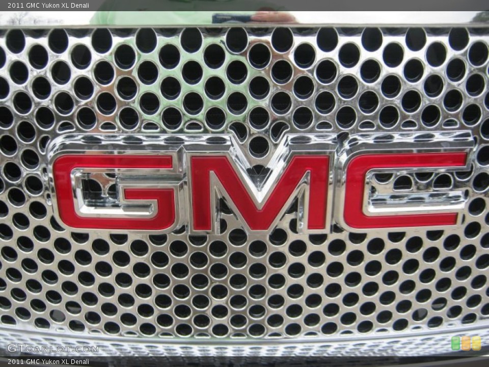 2011 GMC Yukon Custom Badge and Logo Photo #45472060