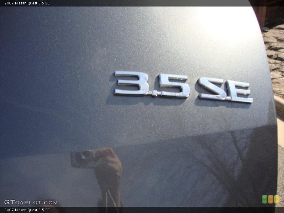 2007 Nissan Quest Badges and Logos