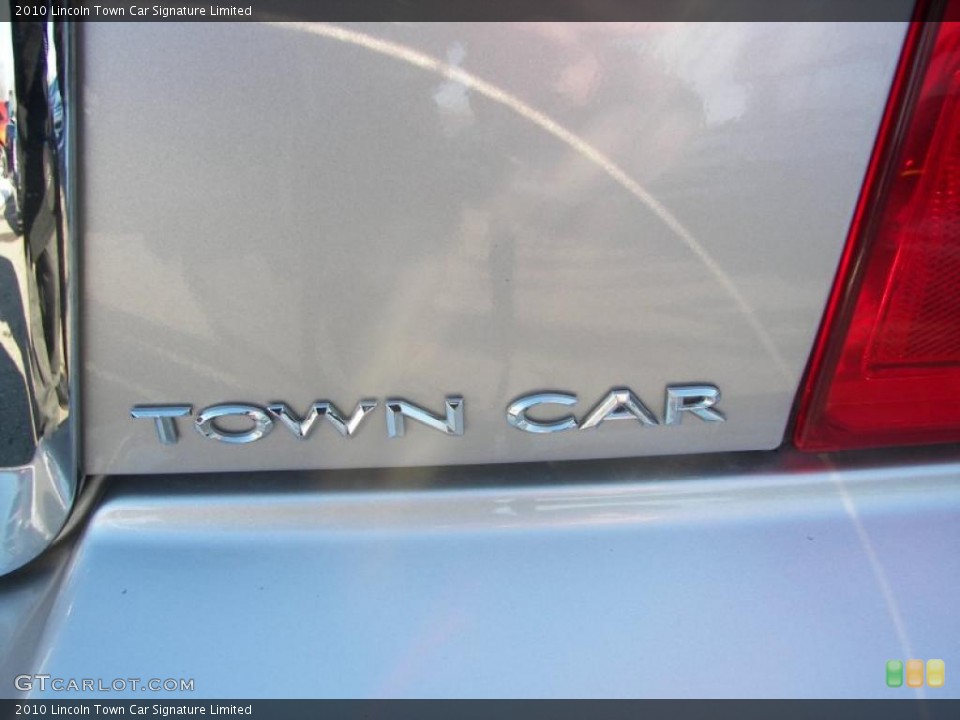 2010 Lincoln Town Car Custom Badge and Logo Photo #45740054