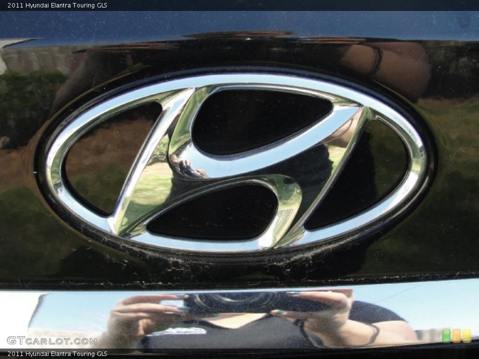 2011 Hyundai Elantra Custom Badge and Logo Photo #46141318