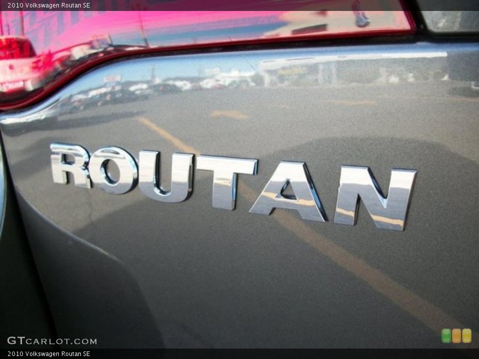 2010 Volkswagen Routan Custom Badge and Logo Photo #46308167