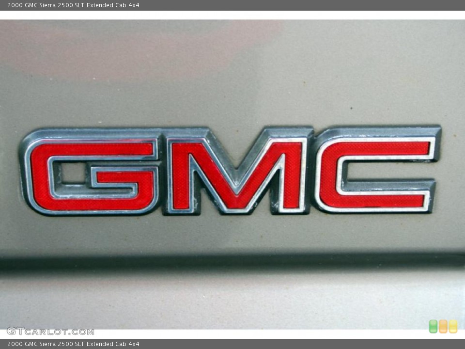 2000 GMC Sierra 2500 Custom Badge and Logo Photo #46471041