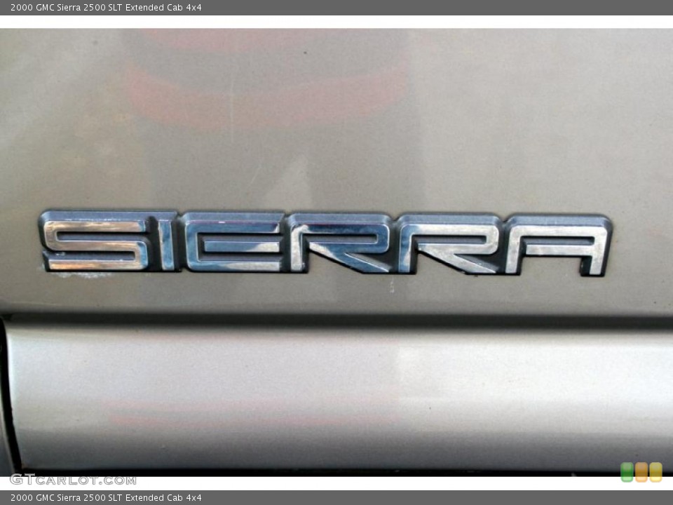 2000 GMC Sierra 2500 Custom Badge and Logo Photo #46471182