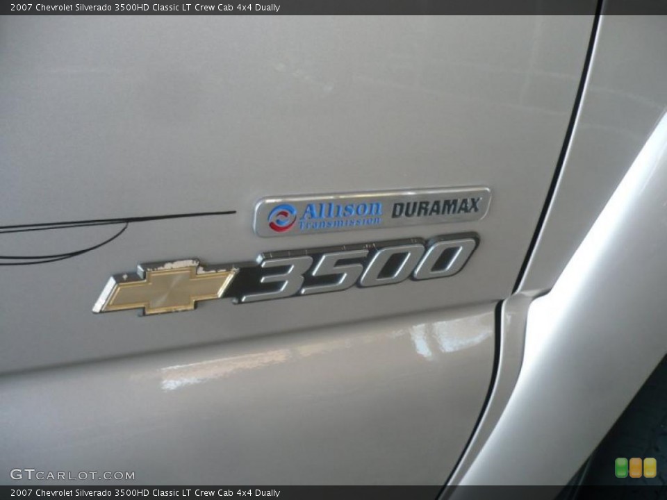 2007 Chevrolet Silverado 3500HD Badges and Logos