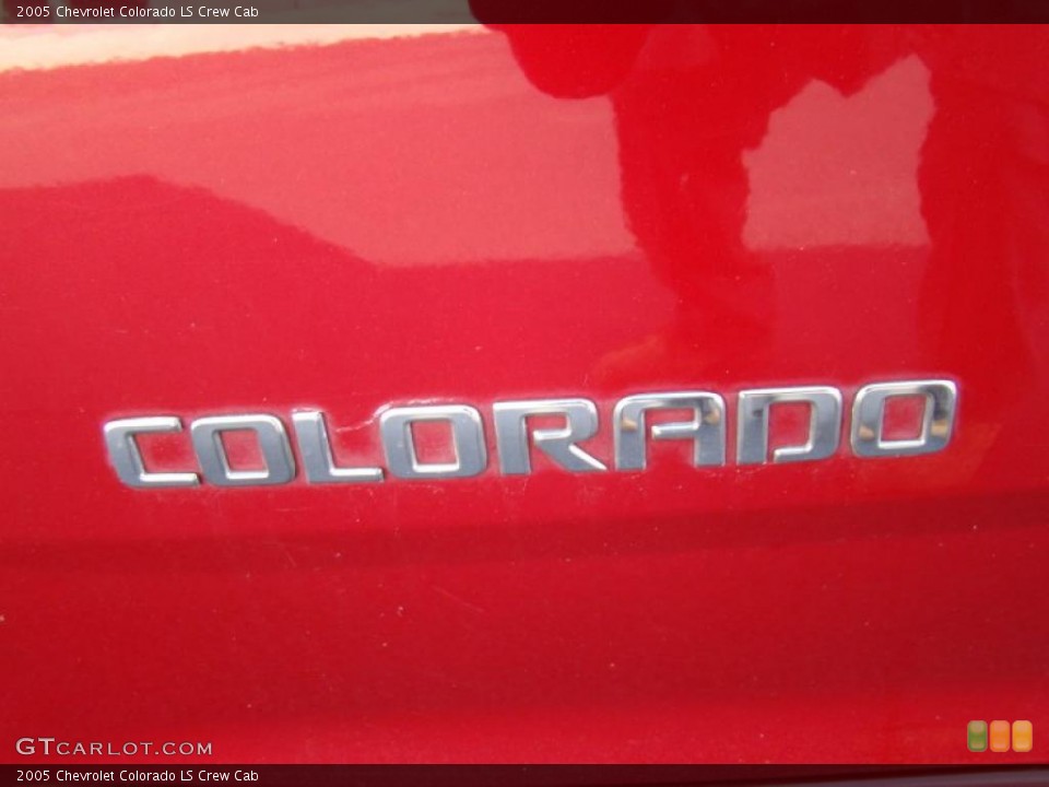 2005 Chevrolet Colorado Badges and Logos