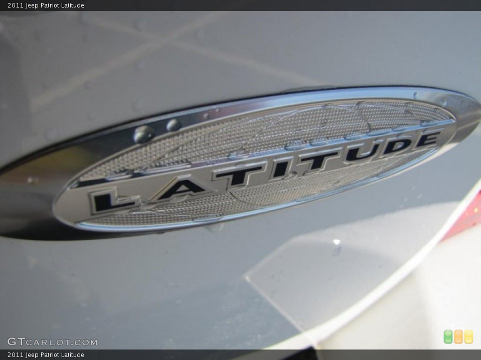 2011 Jeep Patriot Badges and Logos