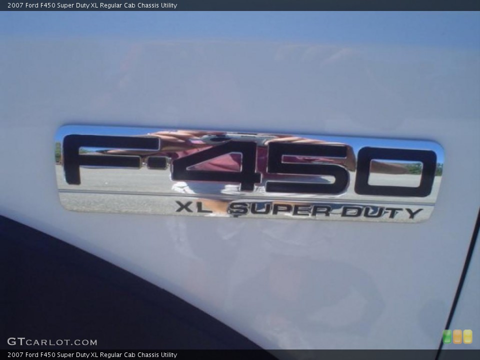 2007 Ford F450 Super Duty Badges and Logos