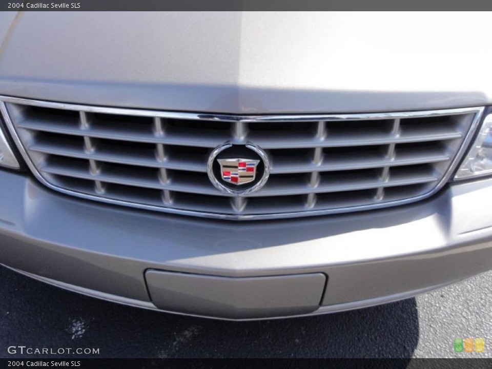 2004 Cadillac Seville Badges and Logos