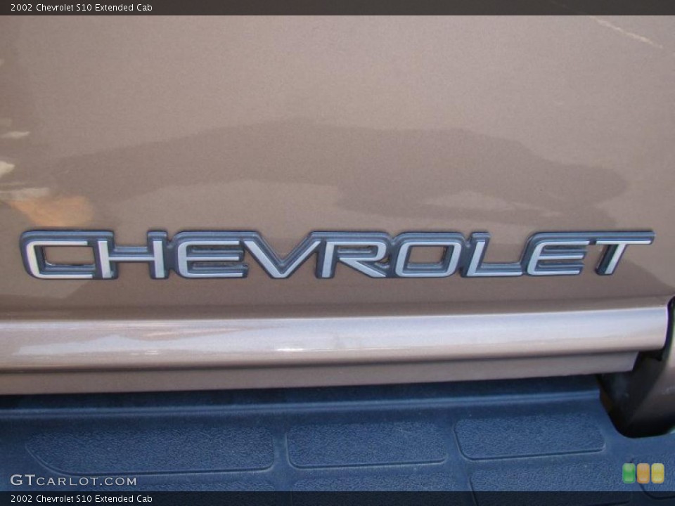 2002 Chevrolet S10 Badges and Logos