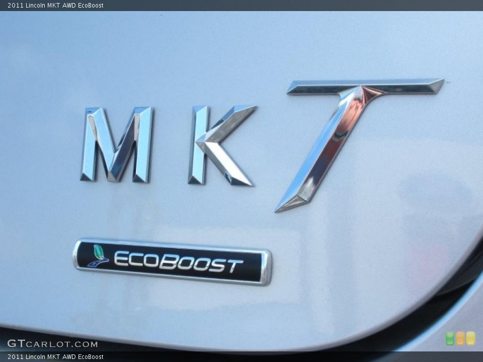 2011 Lincoln MKT Badges and Logos