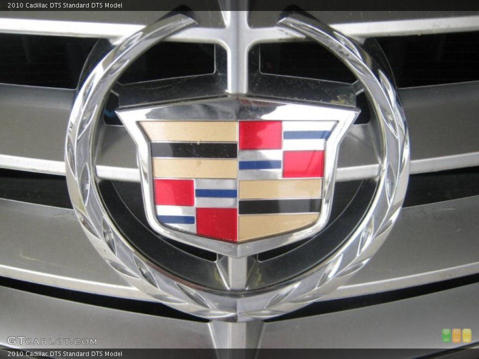 2010 Cadillac DTS Badges and Logos