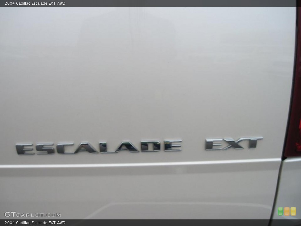 2004 Cadillac Escalade Custom Badge and Logo Photo #47295782