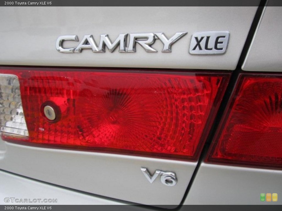 2000 Toyota Camry Badges and Logos